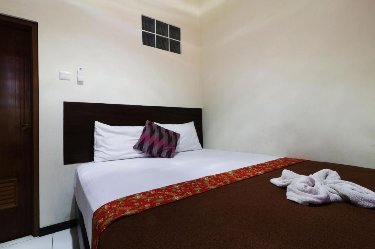 Hotel Bantal Guling Pasar Baru Bandung Exterior foto