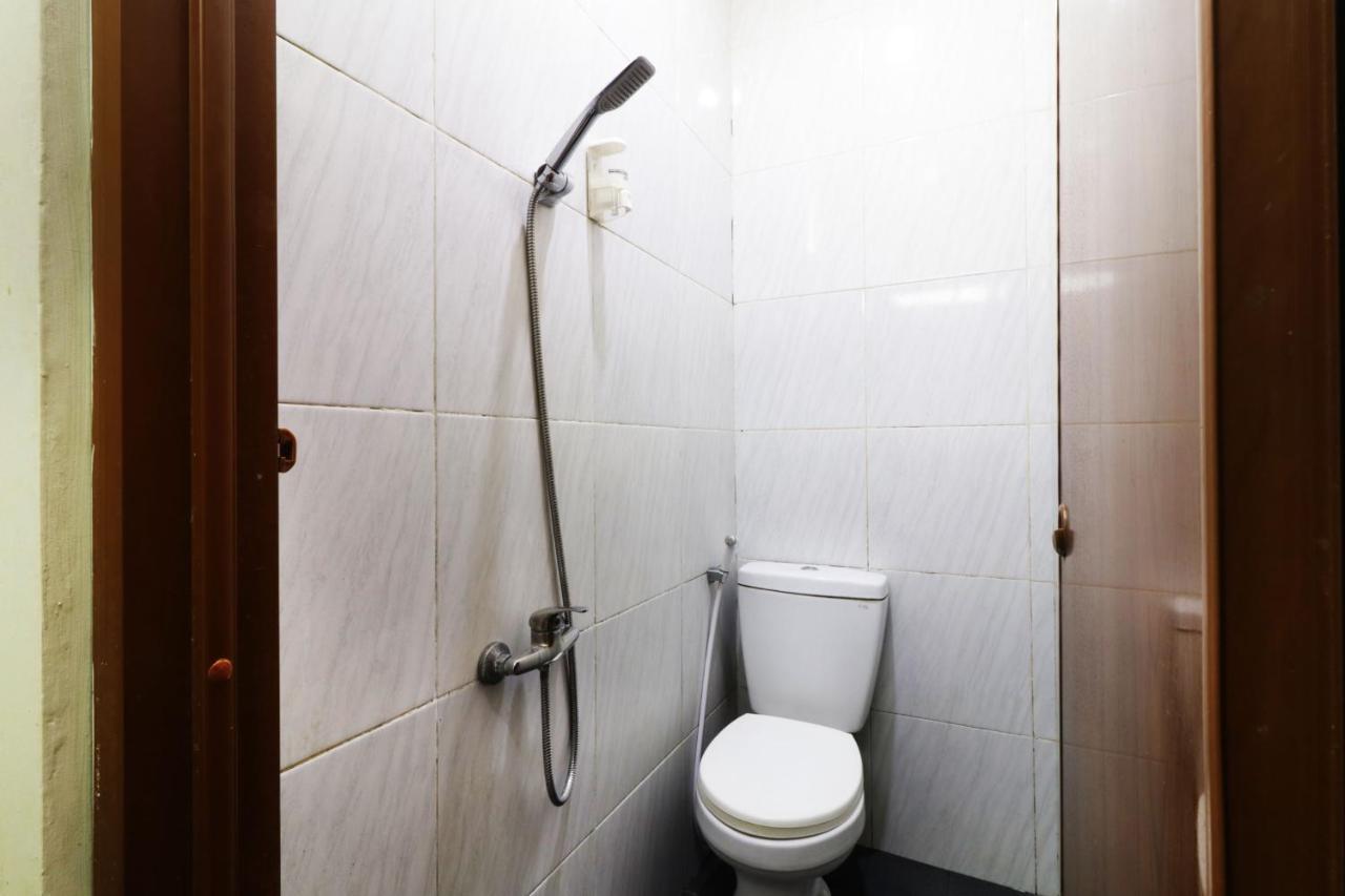Hotel Bantal Guling Pasar Baru Bandung Exterior foto