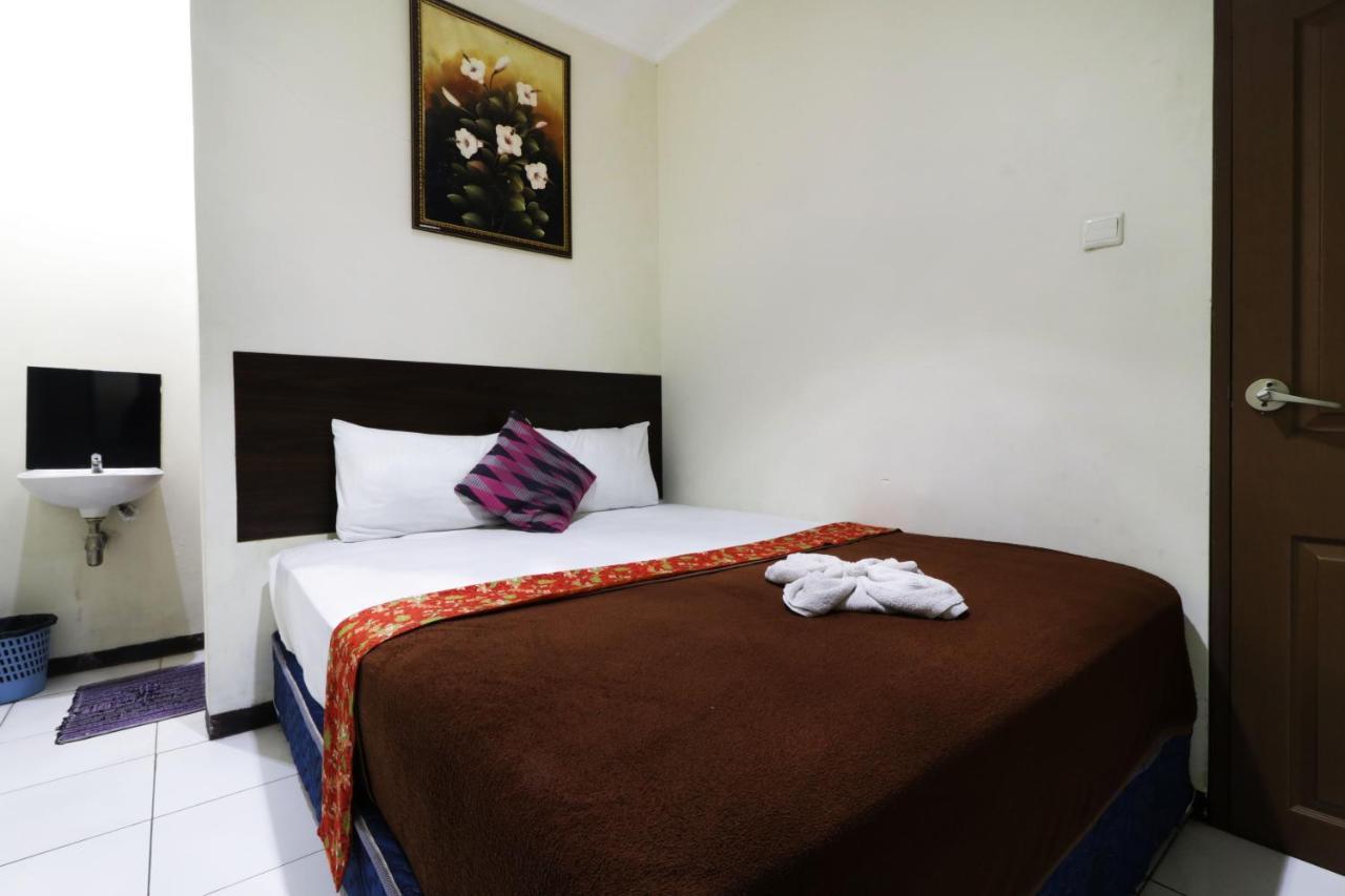 Hotel Bantal Guling Pasar Baru Bandung Exterior foto