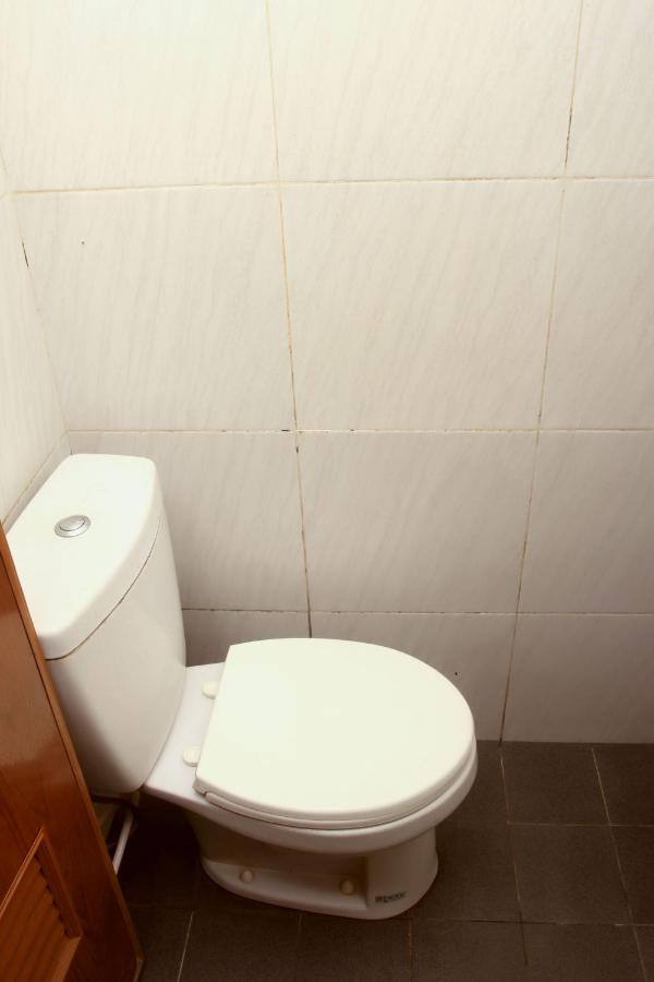 Hotel Bantal Guling Pasar Baru Bandung Exterior foto