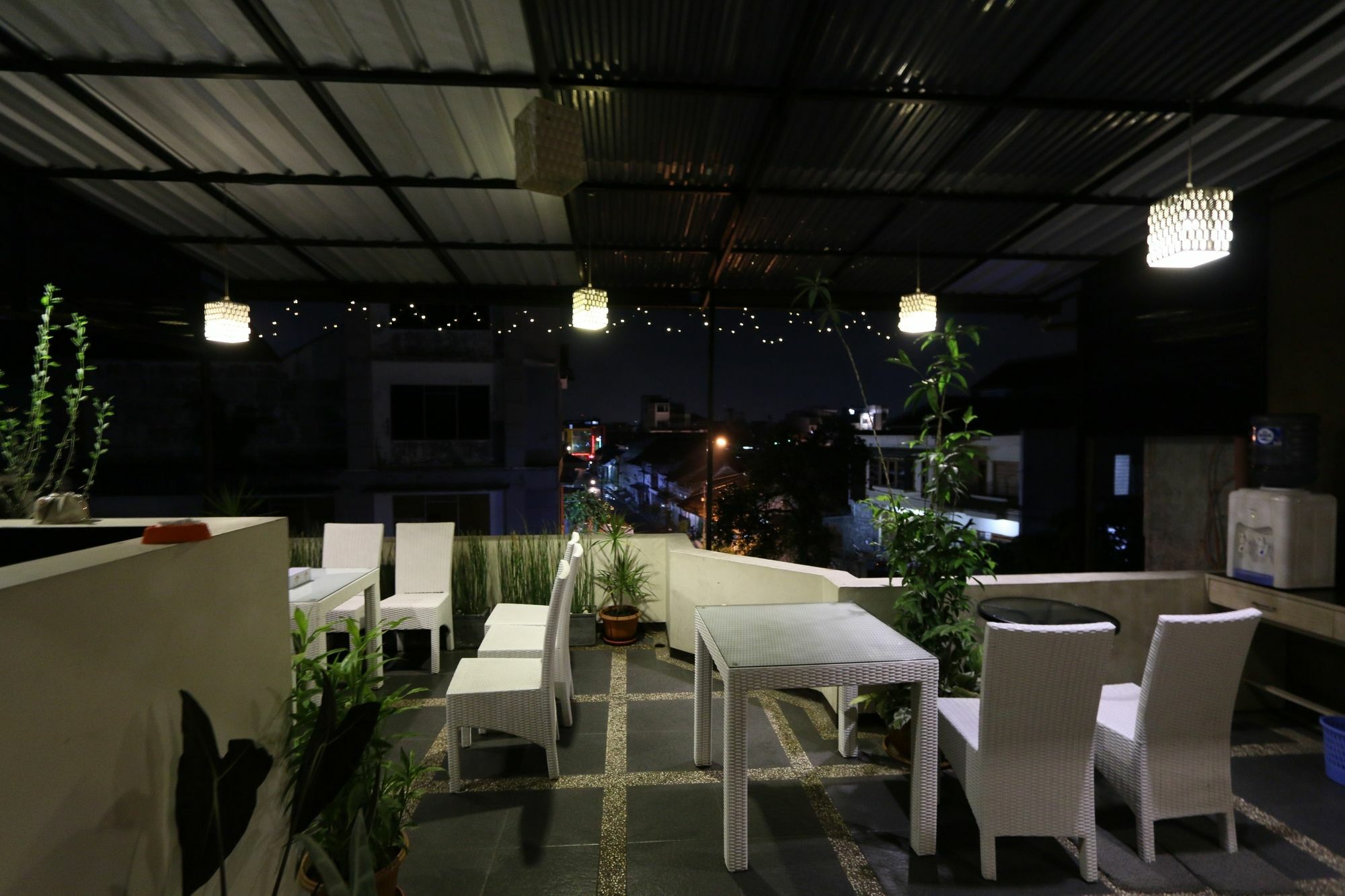 Hotel Bantal Guling Pasar Baru Bandung Exterior foto