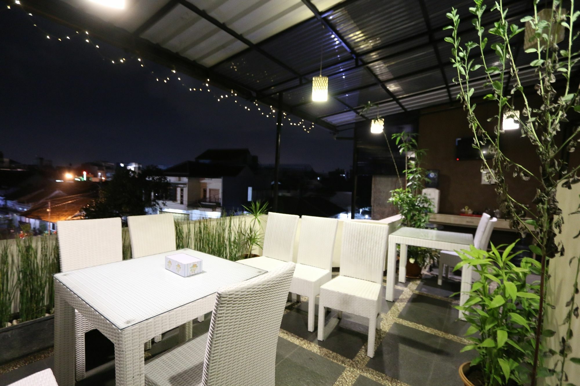 Hotel Bantal Guling Pasar Baru Bandung Exterior foto